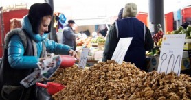 Şi preţul miezului de nucă a crescut în acest an. Cât costă la Piața Centrală